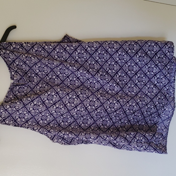 Top. - Picture 2 of 3